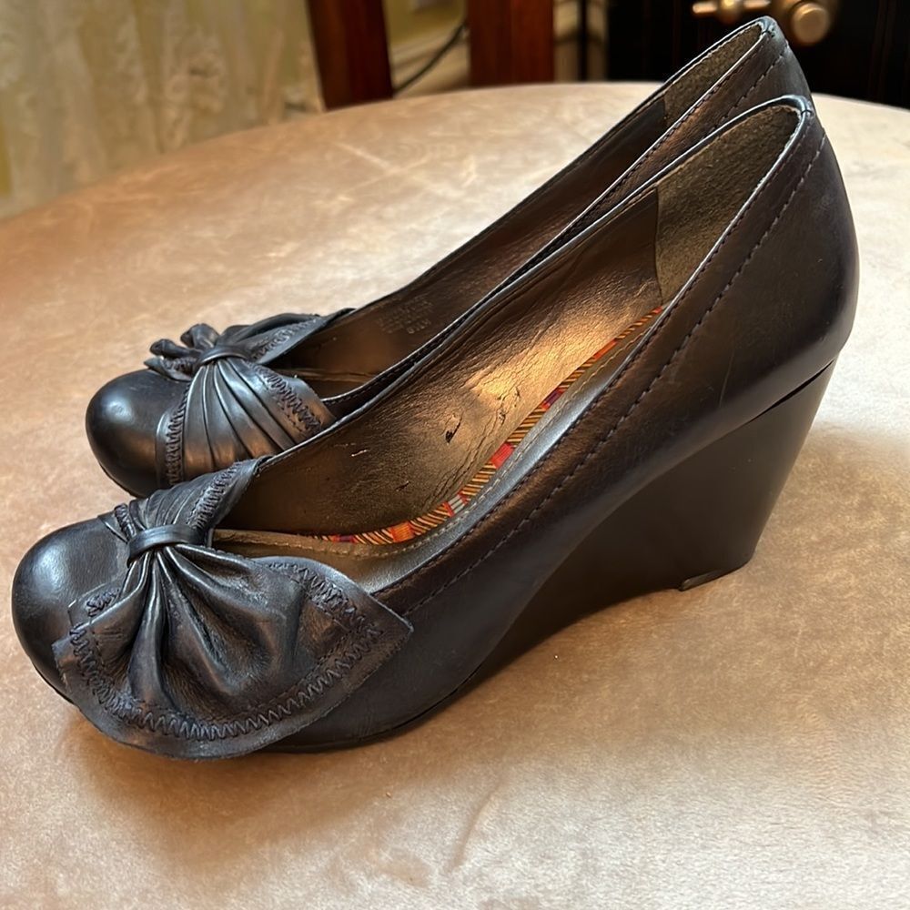 *Office Siren 💃* Gianni Bini Sz 8.5 Navy Blue Leather Big Bow Toe Wedge Heels